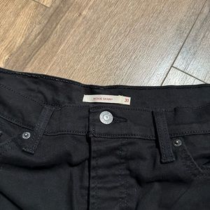 Wedgie Levi’s jeans